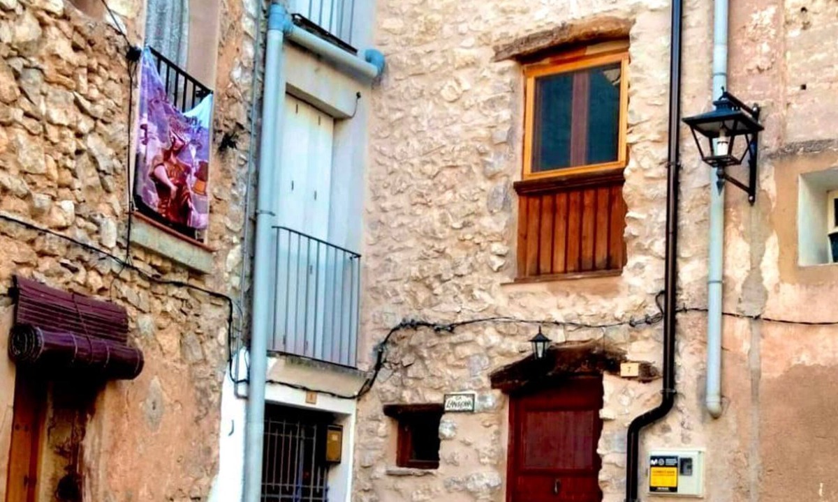 El Pinell de Brai House | Rural House within Historical Medieval Town - Castle Miravet/Ebro River near!