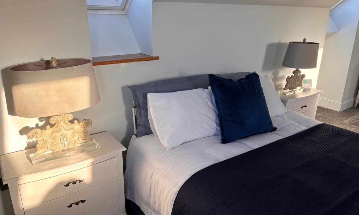 Ardens Grafton Apartment | Rural Lake View Retreat, Free Parking