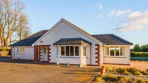 Newbridge Villa | Rural luxury bungalow