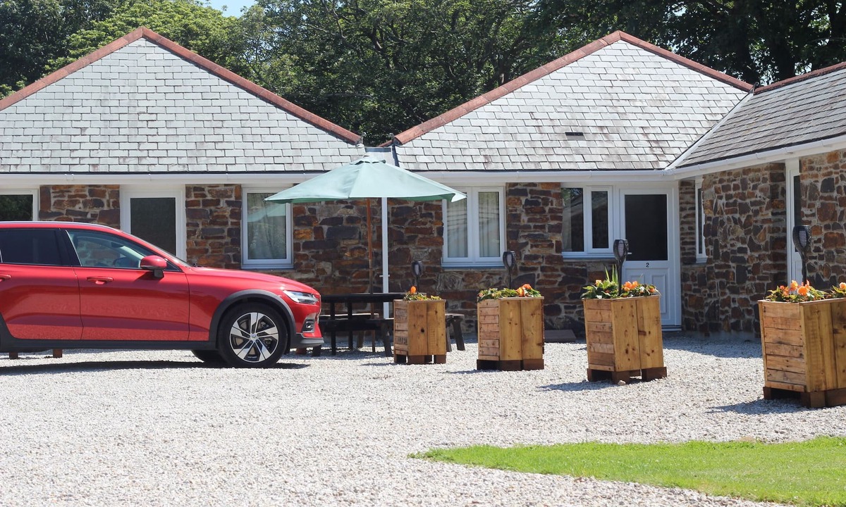 Redruth House | Rural, relaxing accommodation with tranquil scenery