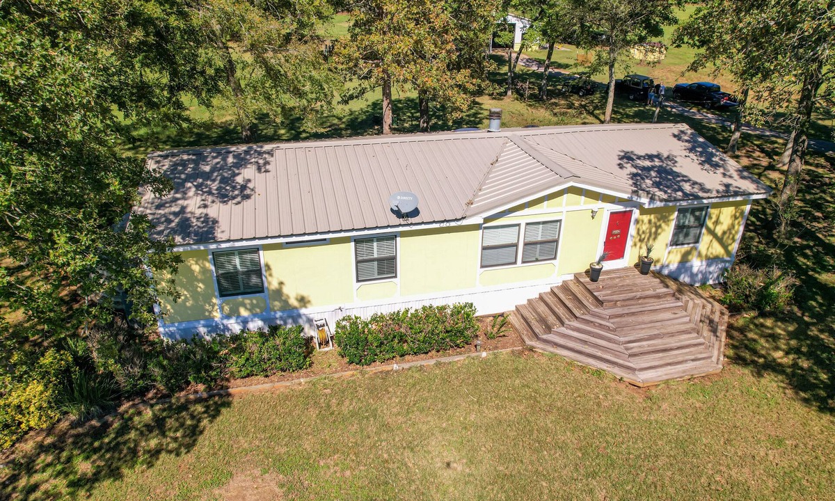 Buffalo House | Rural Retreat with Private Pond, ATV Trails and Event Space