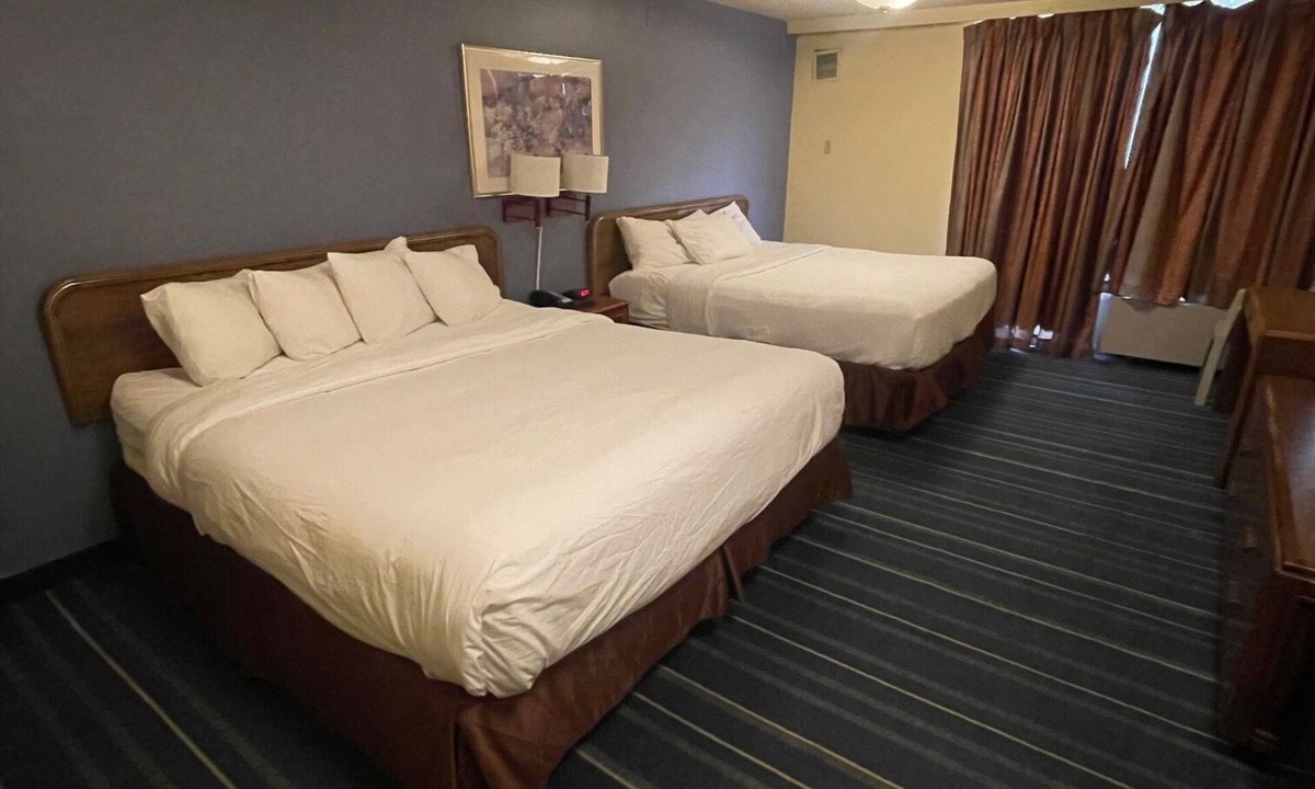 Northwest Colorado Springs Hotel | Rusina inn