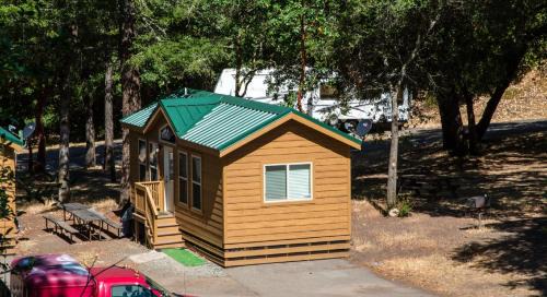 Cloverdale Resort | Russian River Camping Resort Cottage 7