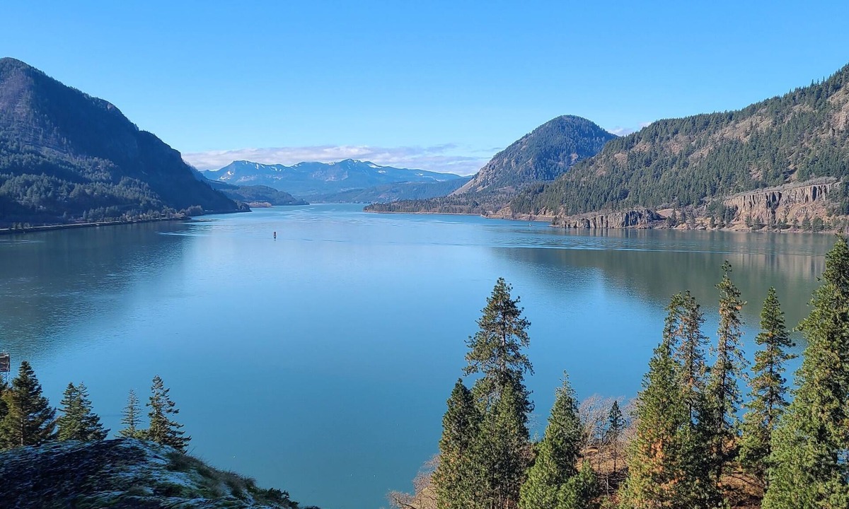 Underwood Apartment | Rustic 2nd story apartment with mountain views.