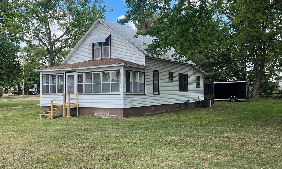 Prairie Du Chien House | Rustic 3Bed 2Bath Home near Downtown PDC