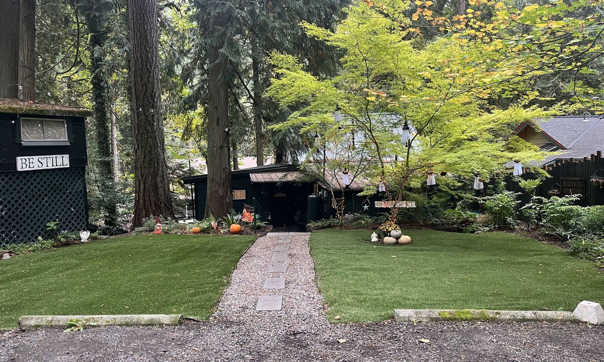 Sandy Cabin | Rustic and Relaxing.
