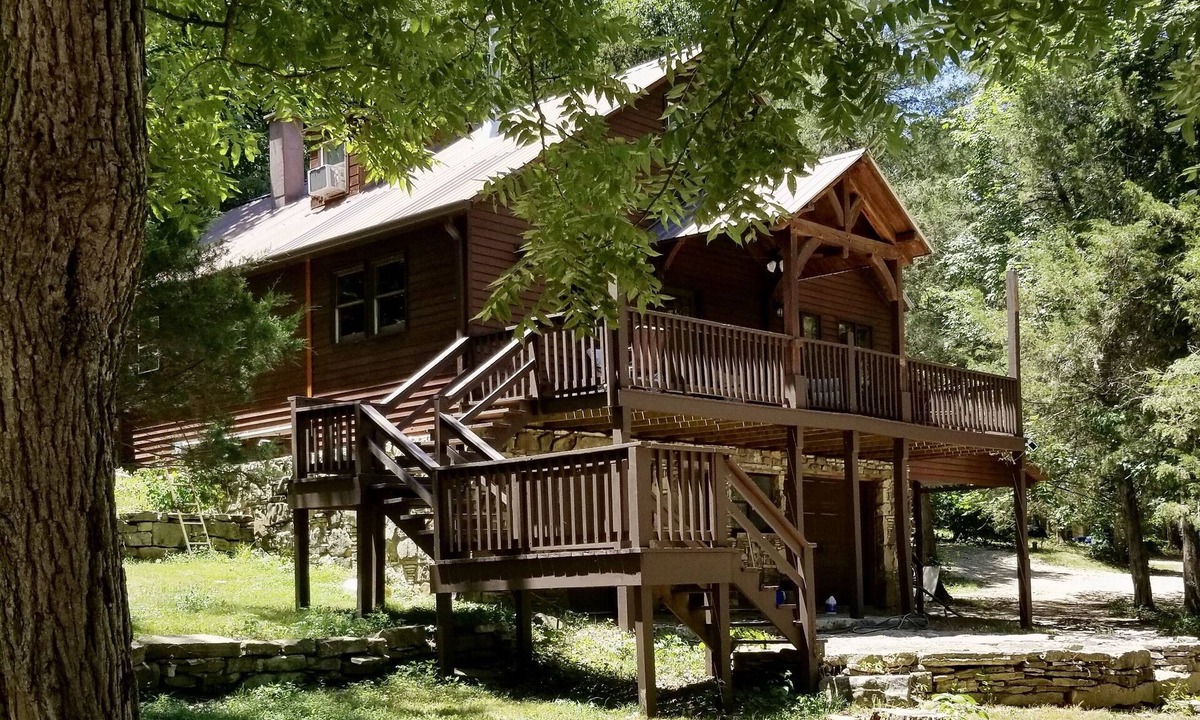 Bruner Cabin | Rustic and Unique in a Remote location