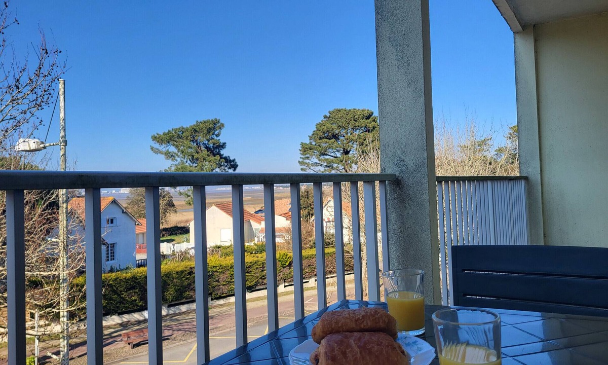 Saint-Brevin-l'Ocean Apartment | Rustic apartment near beach and water sports base, parking included