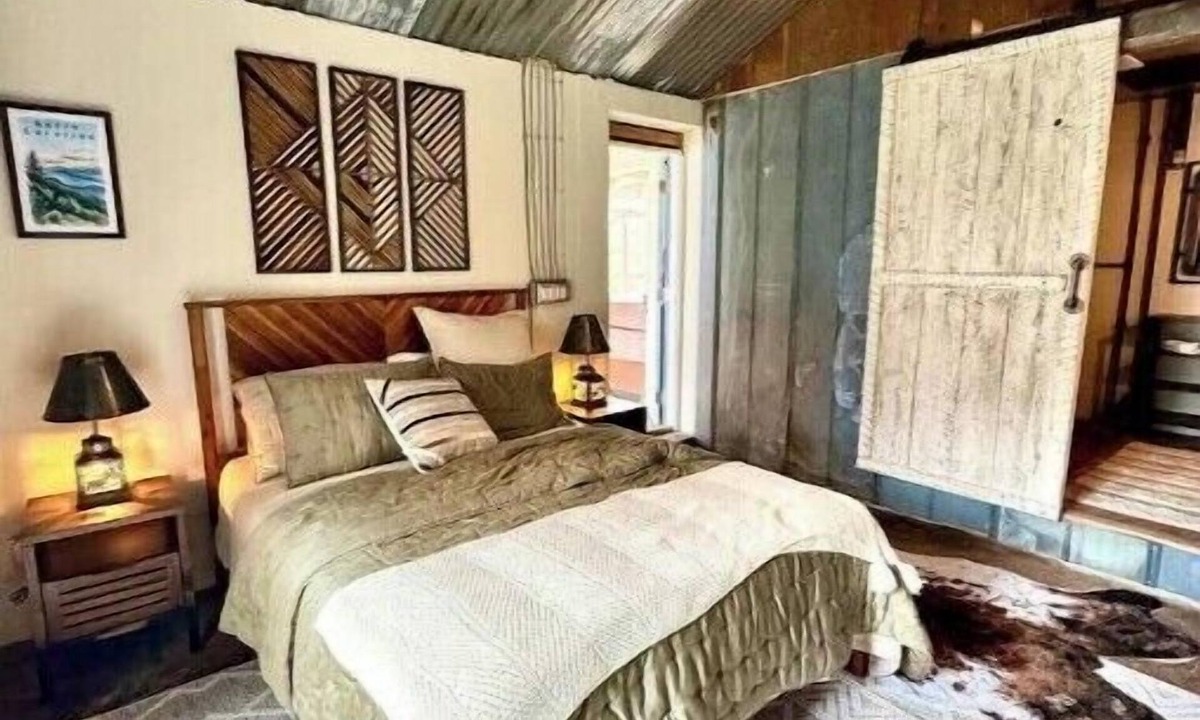 Asheville House | Rustic Asheville Bungalow! Hot Tub+ Fire Pit. Near Downtown, Biltmore, & Trails