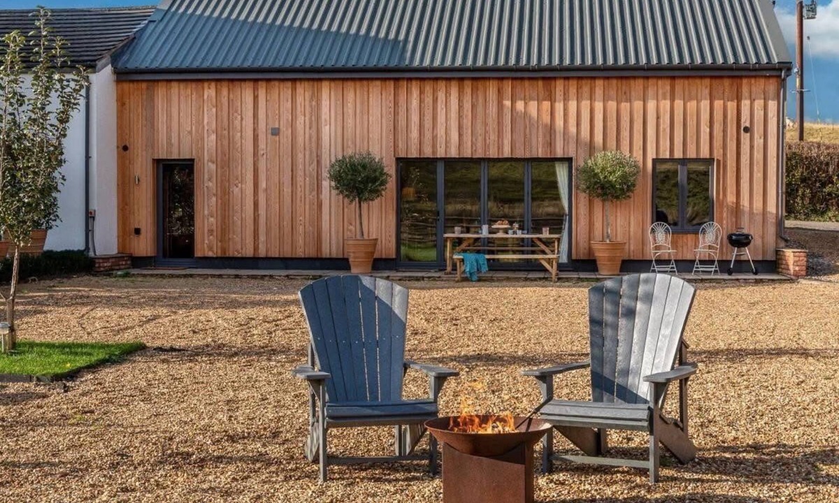 Hereford House | Rustic Barn Retreat Hereford - Pet friendly