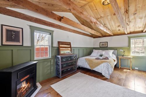 Gilmanton Apartment | Rustic Beauty, Fireplace, Cows & Mountain Views