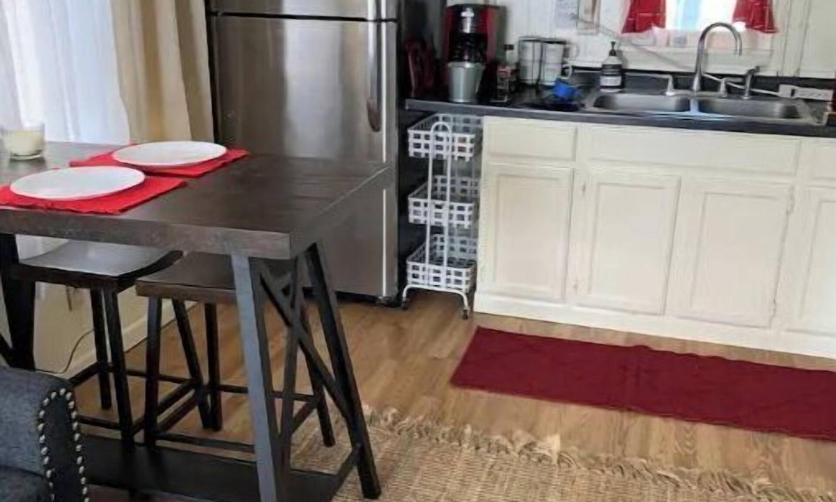 Bowling Green House | Rustic BG Bungalow at 609 eighth street