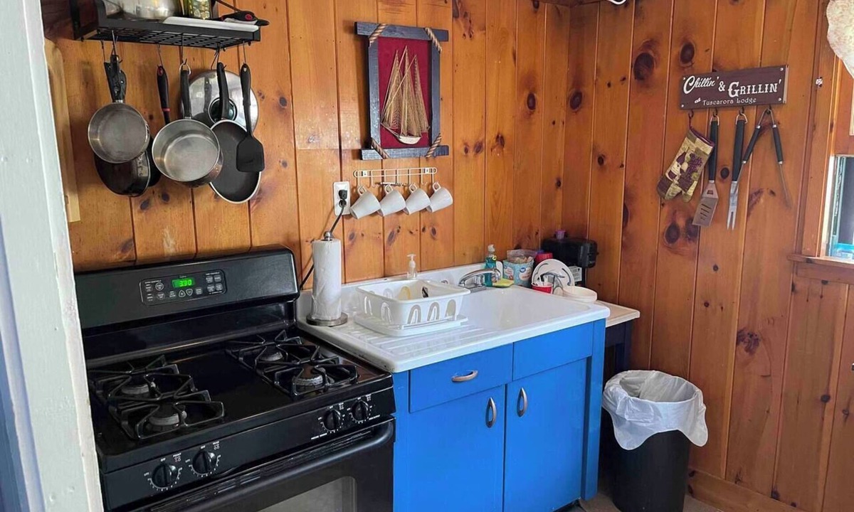 Beach Lake House | Rustic Cabin #7 on Private Lake