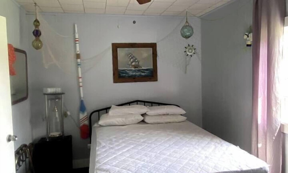 Beach Lake House | Rustic Cabin #8 on Private Lake!