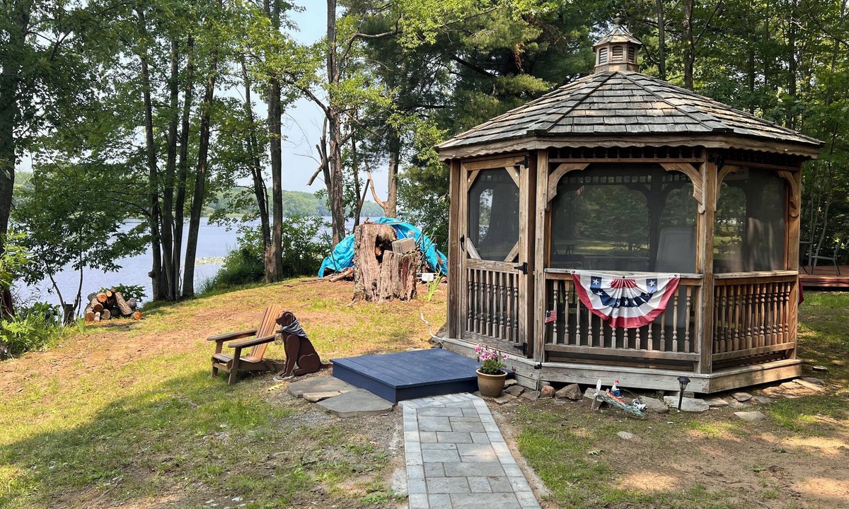 Carthage RV Rental | Rustic Cabin A Tad Off The Black River!