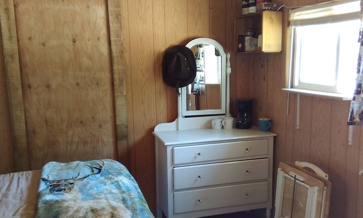 Chewelah Cabin | Rustic Cabin and Camp Spot