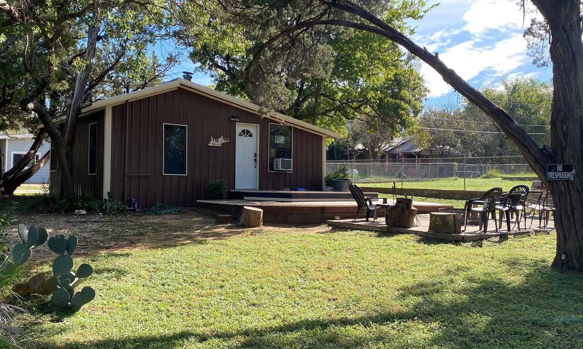 Whitney Cabin | Rustic Cabin by Lake Whitney