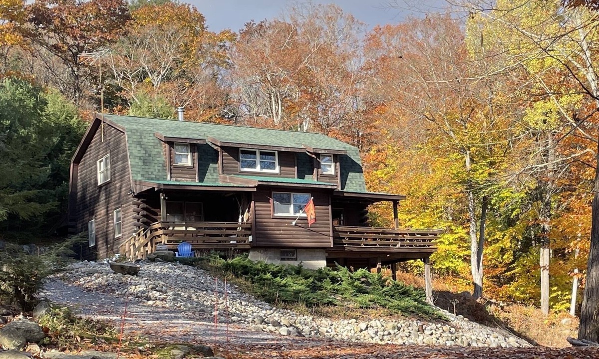 Lake Luzerne Cabin | Rustic Cabin in Lake Luzerne - Smith Mtn House
