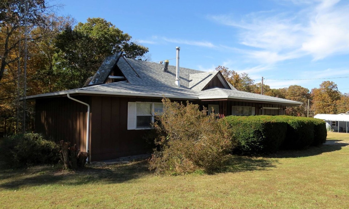 Miramiguoa Park Cabin | Rustic Cabin Rental near Meramec State Park, Missouri
