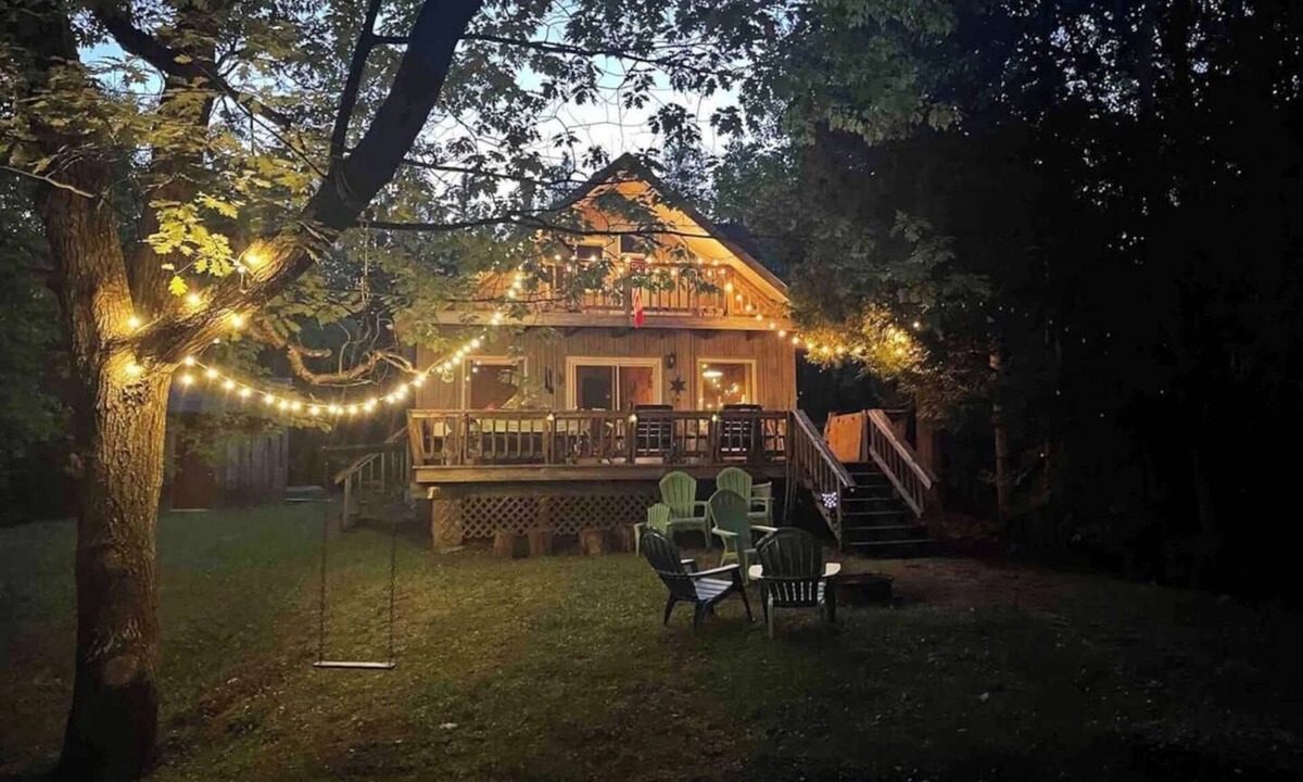 Tobermory Cabin | Rustic cabin w/Games near Lake and National Park