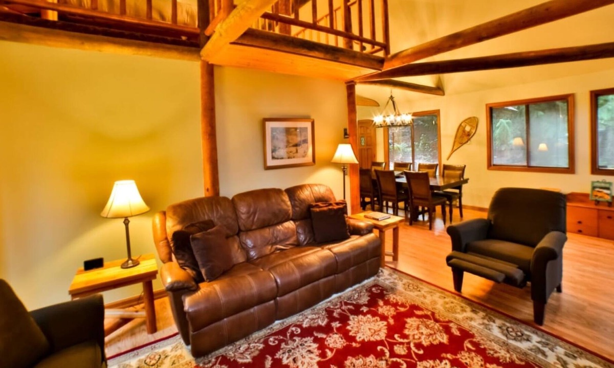 Skykomish Ski Chalet | Rustic Chalet Stevens Pass Mount.-Leavenworth-Adv.
