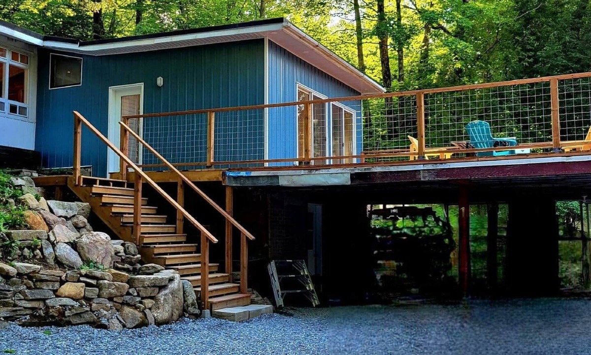 Val-des-Monts Ski Chalet | Rustic Charm & Cozy Comforts (Chalet sur Des campeurs)