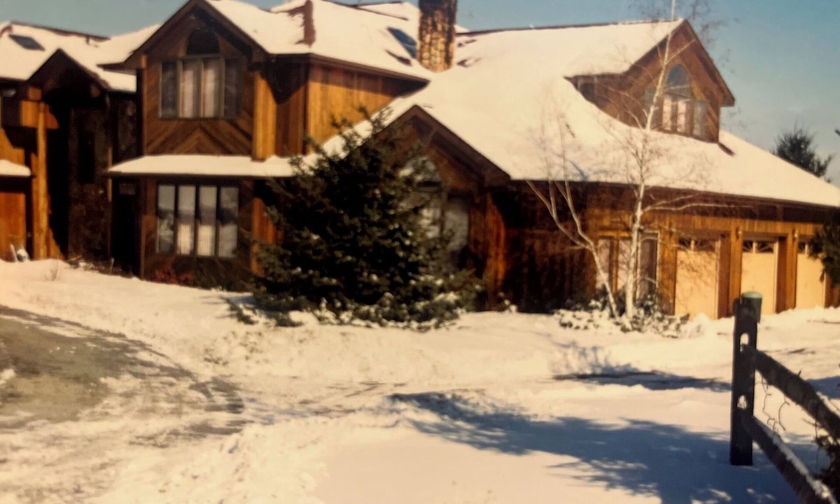 Montgomery House | Rustic charming 4 bedroom, 5th bedroom does not have a bed