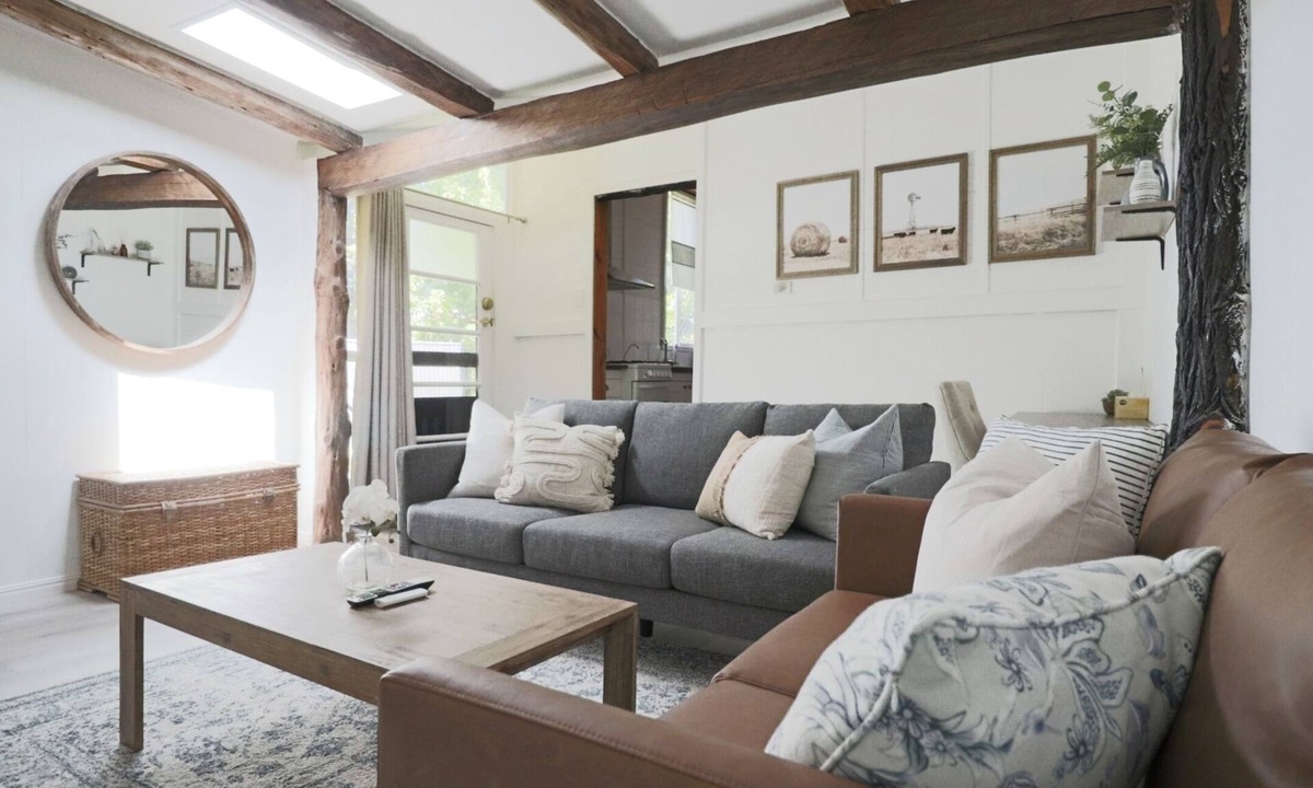 Bathurst House | Rustic Chic 200 metres from CBD