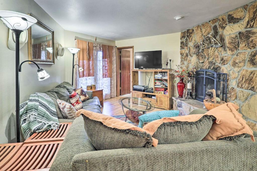 Angel Fire House | Rustic Condo w/Deck < 1 Mi to Angel Fire Resort!