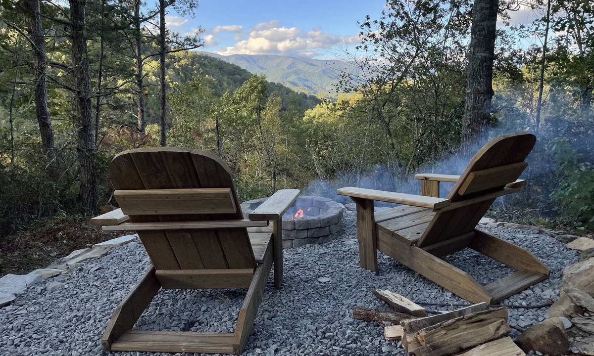 Almond Cabin | Rustic, Cozy Cabin with a View of the Smokies, Firepit, Large Deck, Pet-Friendly