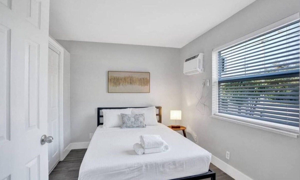 Poinciana Park Apartment | Rustic Escape 1BR Near Las Olas #14