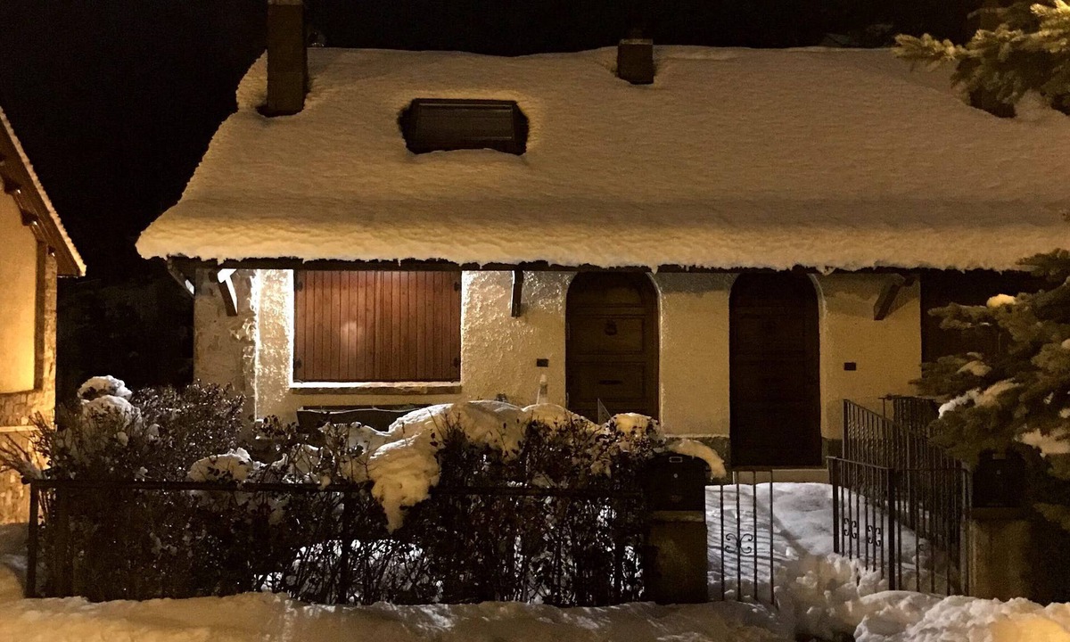 Biescas Ski Chalet | Rustic family house in the Pyrenees