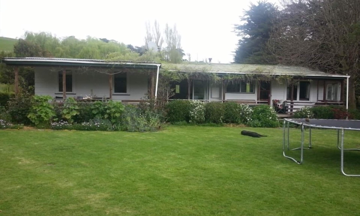 Wanstead Cottage | Rustic Farm Cottage in Wanstead Valley