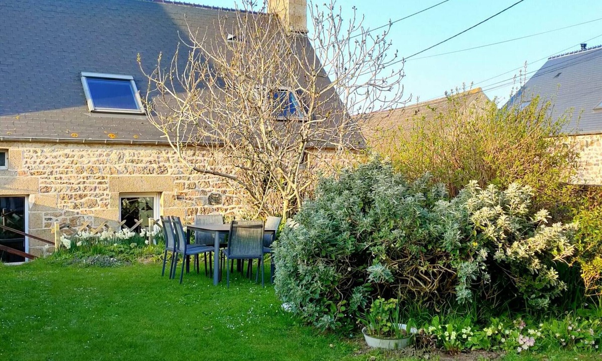 Vrasville Cottage | Rustic house in Vicq-sur-Mer - 6 people, Pets allowed