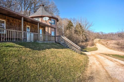 Bryant House | Rustic Iowa Cabin: 10 Mi to Maquoketa Caves