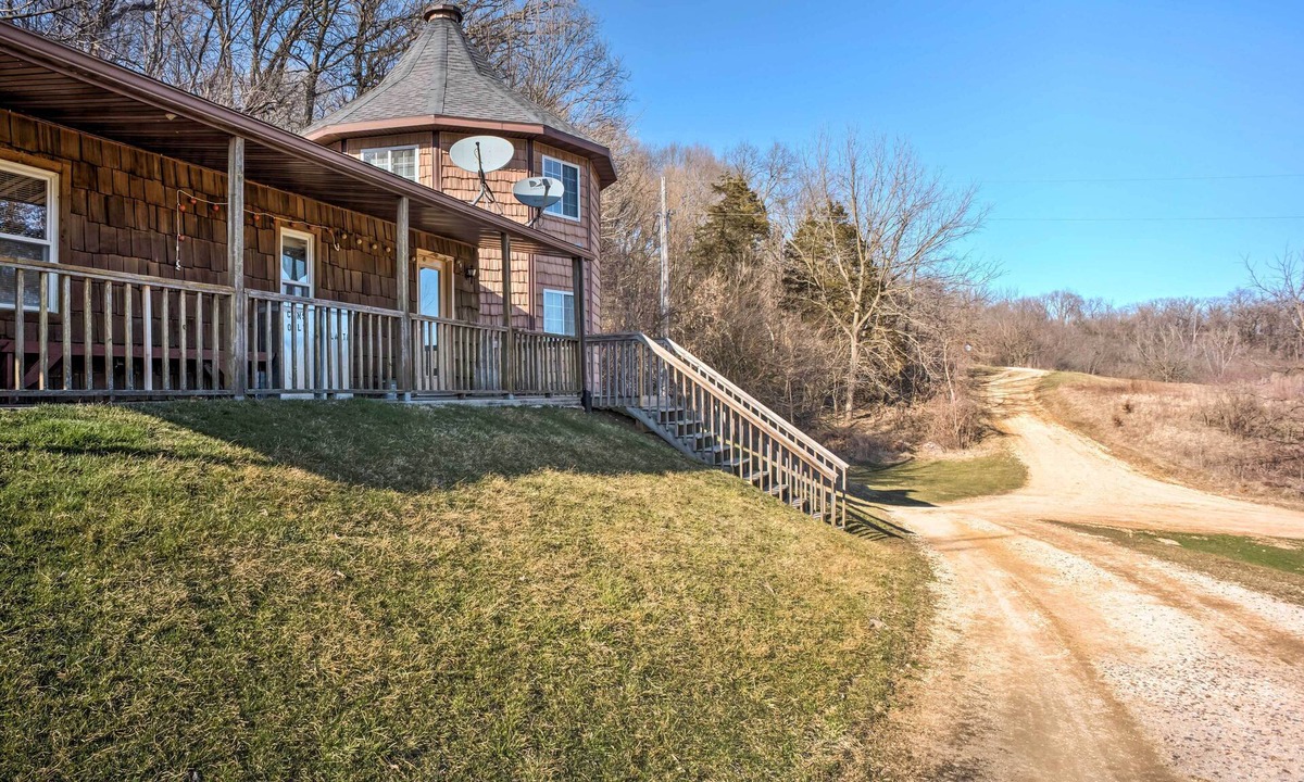 Bryant Cabin | Rustic Iowa Cabin: 10 Mi to Maquoketa Caves