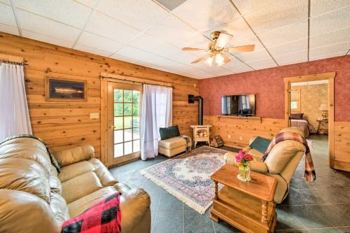 Keosauqua Apartment | Rustic Keosauqua Gem: Fire Pit & Lake Sugema Views