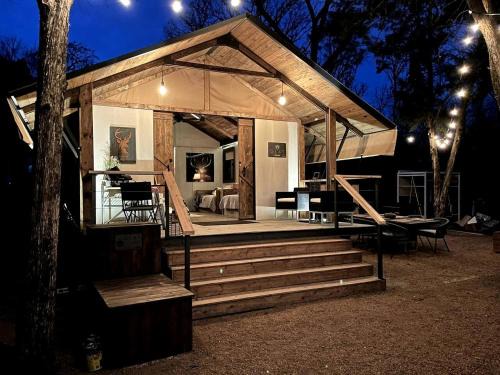 Bastrop House | Rustic Lake Bastrop Cabin with Private Patio & Grill near Austin, Texas
