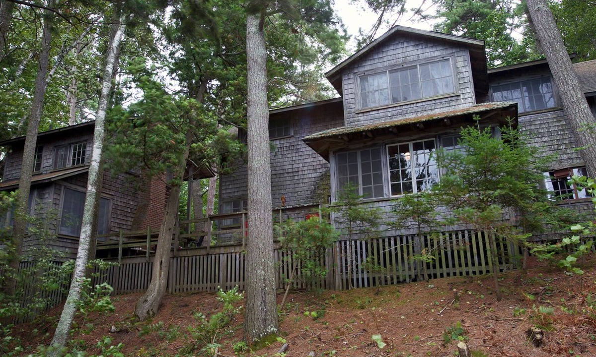 Leland Cottage | Rustic Lake Michigan Cottage With Private Beach