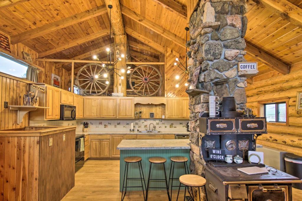 Livingston House | Rustic Livingston Ranch House with Mtn Views!