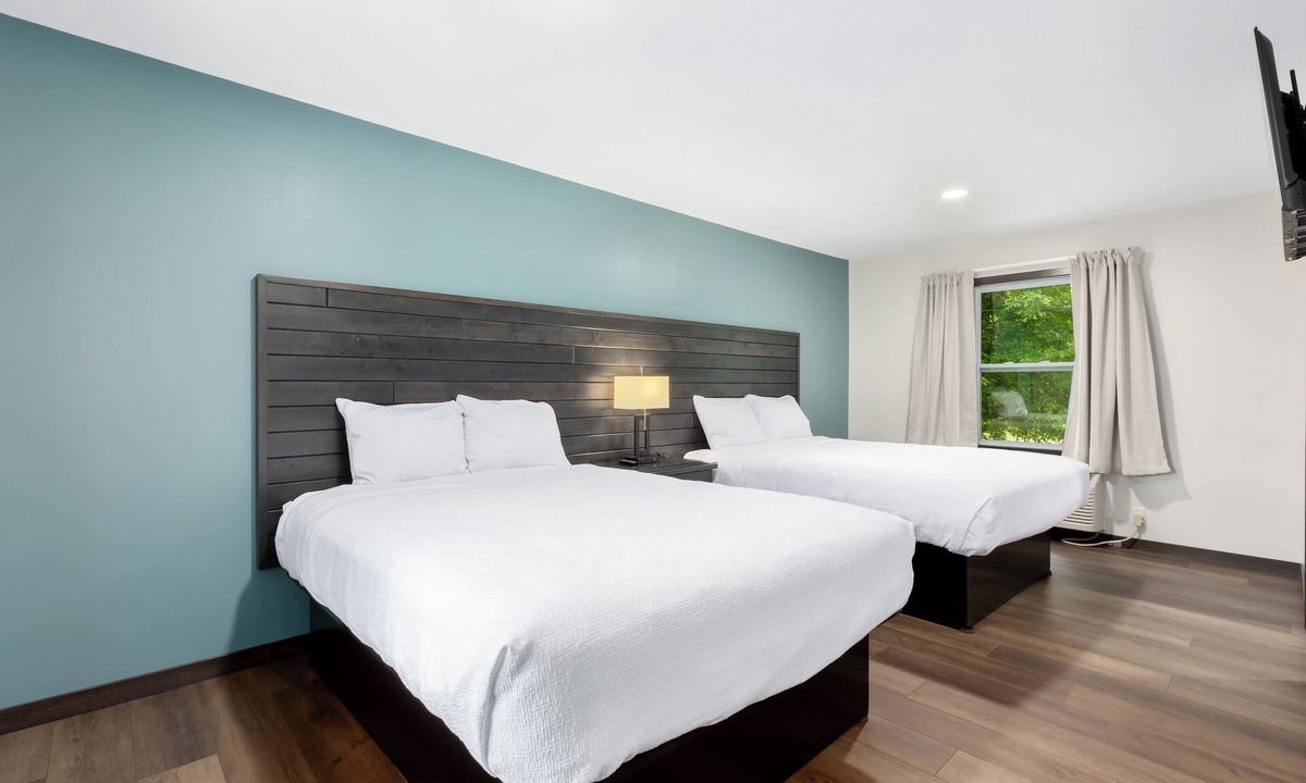 Aitkin Hotel | Rustic Lodge | Riverside | WiFi | Pets OK!