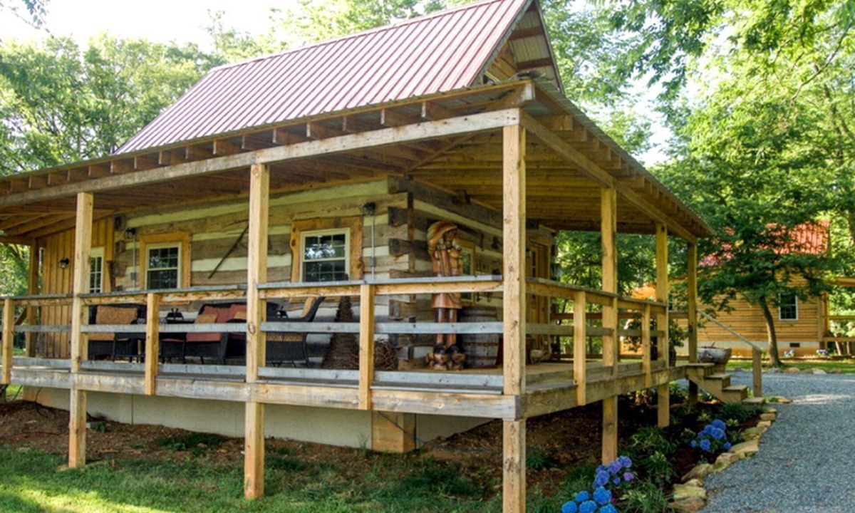 Crystal Hill Cabin | Rustic Log Cabin near South Boston, Virginia