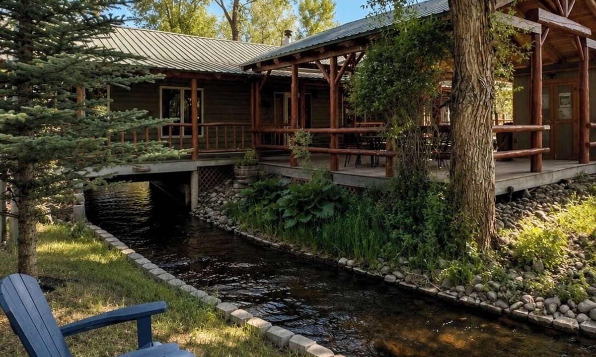 Riverside Cabin | Rustic Luxury Lodge - Sleeps 10