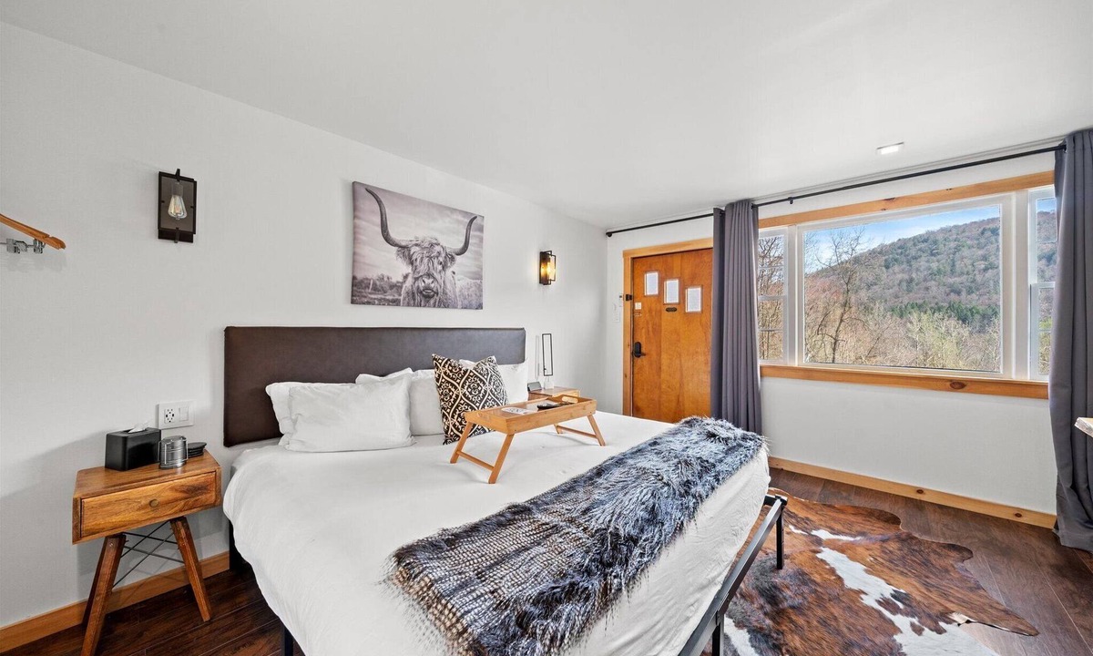 Hancock Hotel | Rustic Modern Retreat with a Cozy Charm.