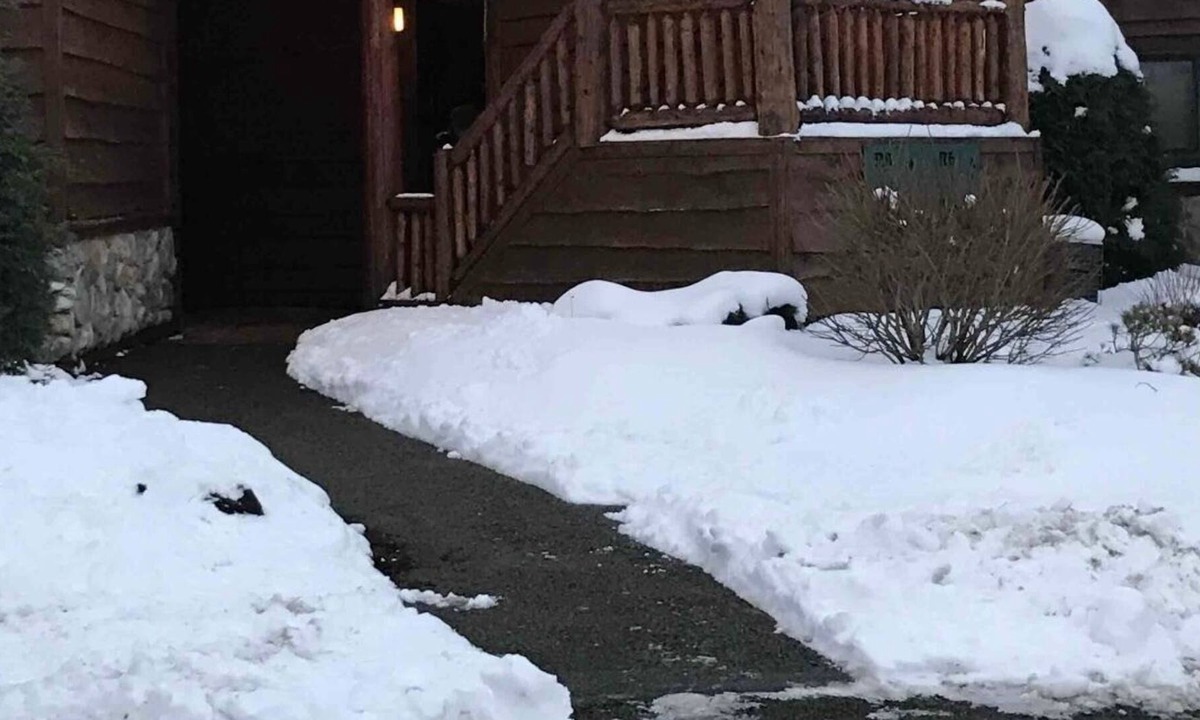 Blodgett Mills House | Rustic Mountainside Townhouse