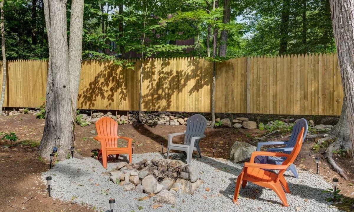 Eidelweiss Village Cottage | Rustic Pet Friendly Cottage w/Private Beach Access