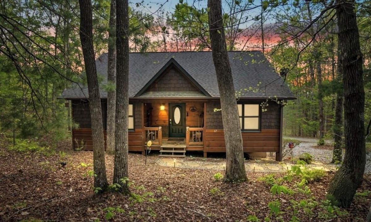 Morganton Cabin | Rustic Pines-cozy & charming