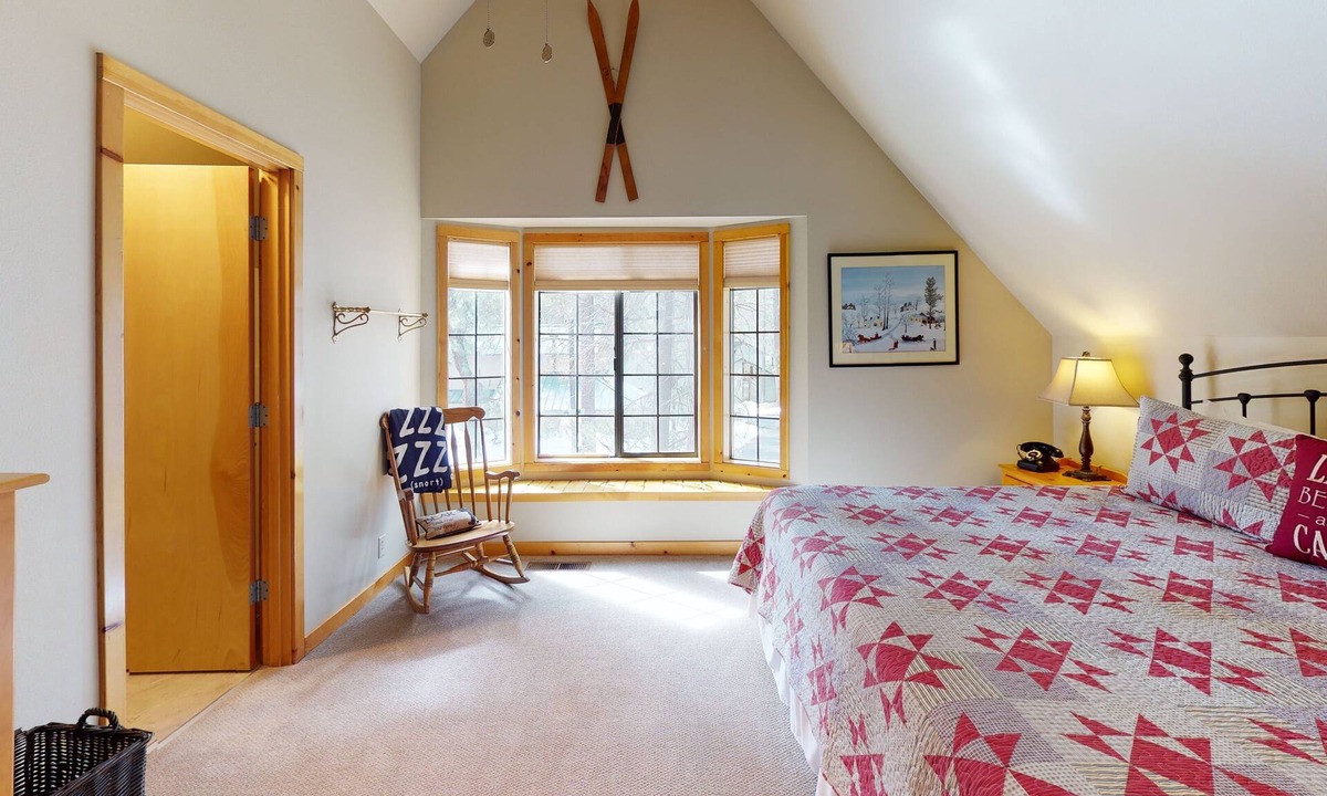 Sunriver Condo | Rustic Ranch Cabin with Access to The Cove