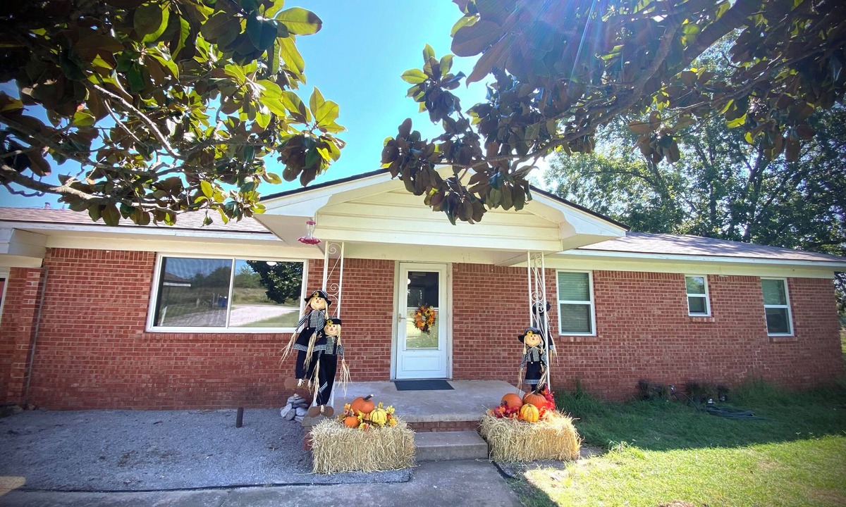 Pauls Valley House | Rustic Ranch Retreat, Farm stay, Firepit, Game Room, Stars