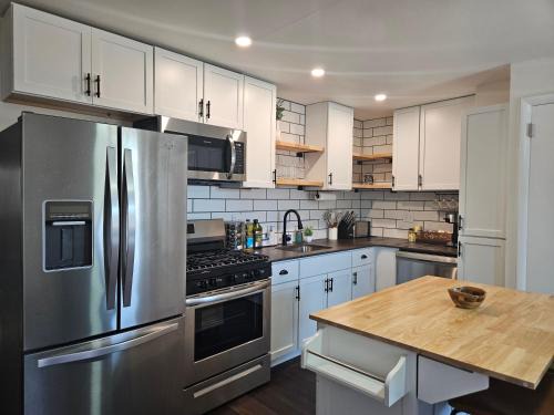 Phoenixville Apartment | Rustic & Renovated 3 Bed - 8 Min Walk to Bridge St